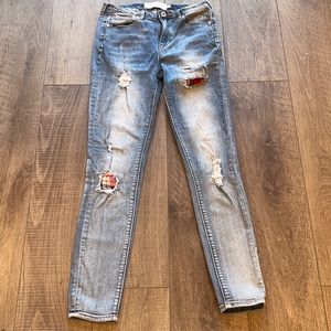 Gypsy Warrior Light Blue Skinny Distressed Plaid Patches Size 7